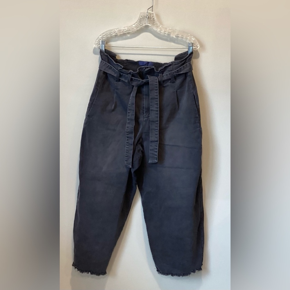 Rachel Roy High Waisted Distressed Capri with Pockets Belt Frayed Bottom size 10